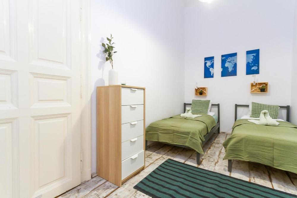 Danube Side Oasis W 2bdr In A Pedestrial Street *