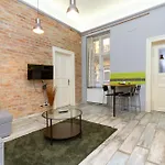 Danube Side Oasis W 2Bdr In A Pedestrial Street
