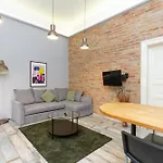 Danube Side Oasis W 2Bdr In A Pedestrial Street