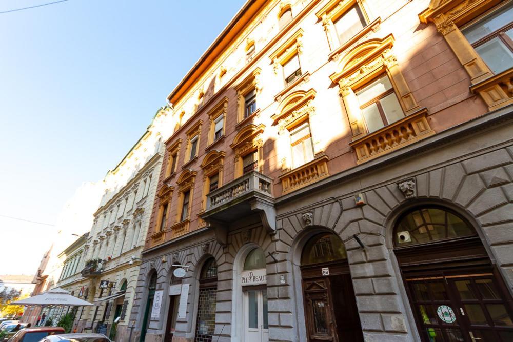 Apartment Danube Side Oasis W 2bdr In A Pedestrial Street