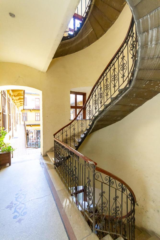 Danube Side Oasis W 2bdr In A Pedestrial Street *