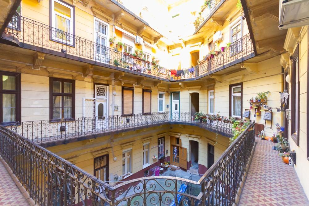 Danube Side Oasis W 2bdr In A Pedestrial Street