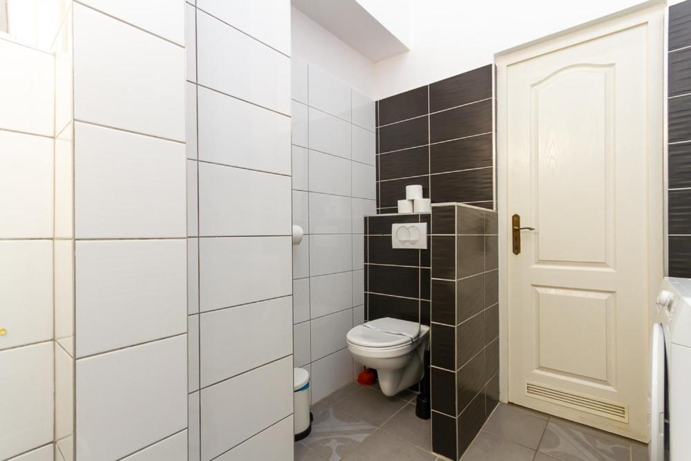 Danube Side Oasis W 2bdr In A Pedestrial Street Apartment Budapest